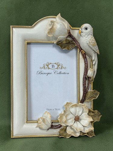 Cornice romantica stile